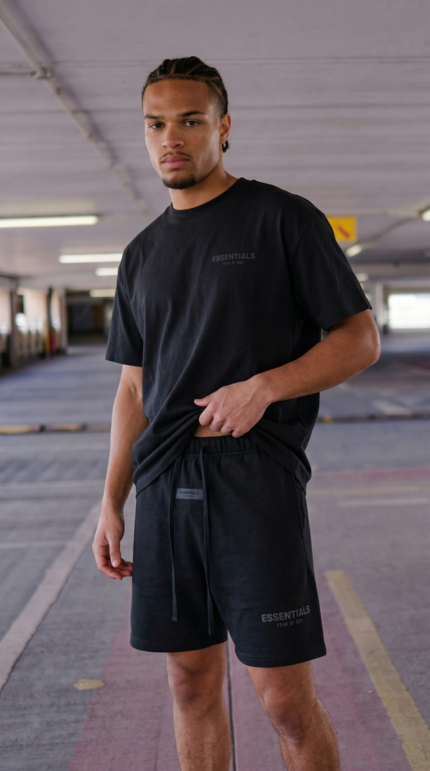Short Essential Off Black