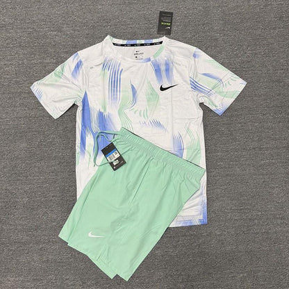 Ensemble t-shirt/short Nike imprimé (2)