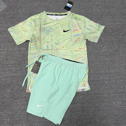 Ensemble t-shirt/short Nike imprimé (3)