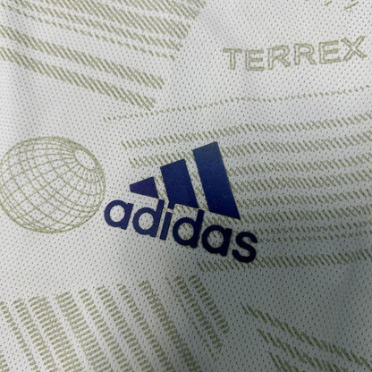 Ensemble t-shirt/short Adidas 8010